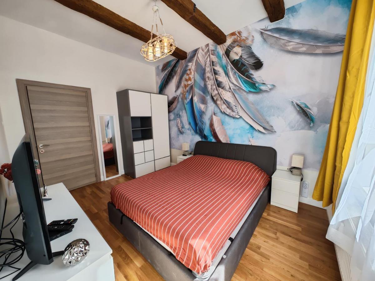 Apartamento Apart Sofia Lion Bridge 2Bdr Self Check In Exterior foto